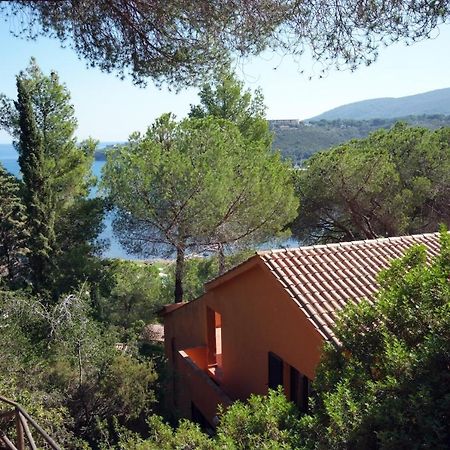 Residence Sud Est Porto Azzurro Eksteriør billede