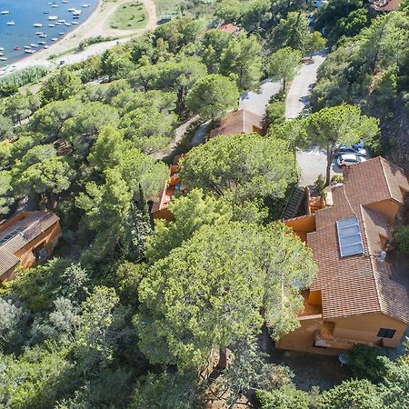 Residence Sud Est Porto Azzurro Eksteriør billede