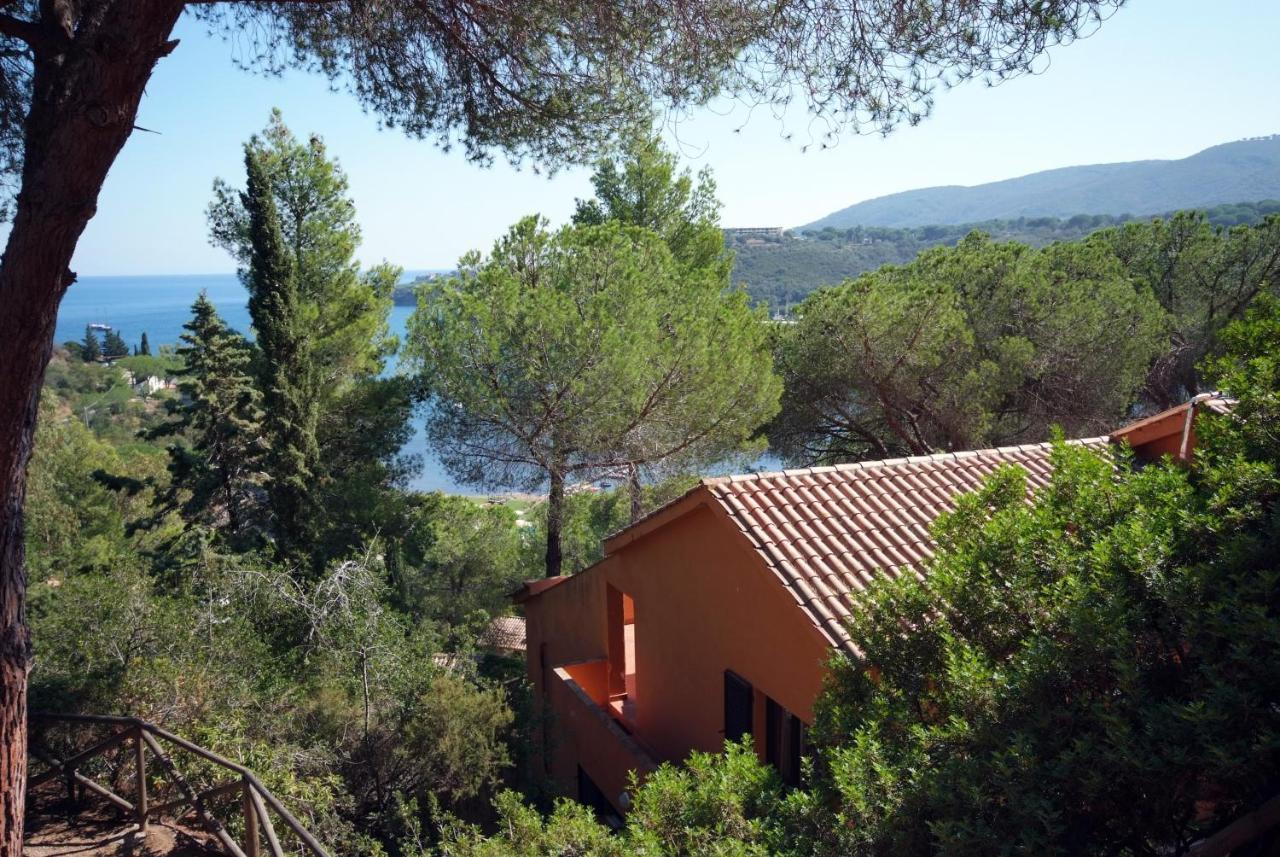 Residence Sud Est Porto Azzurro Eksteriør billede