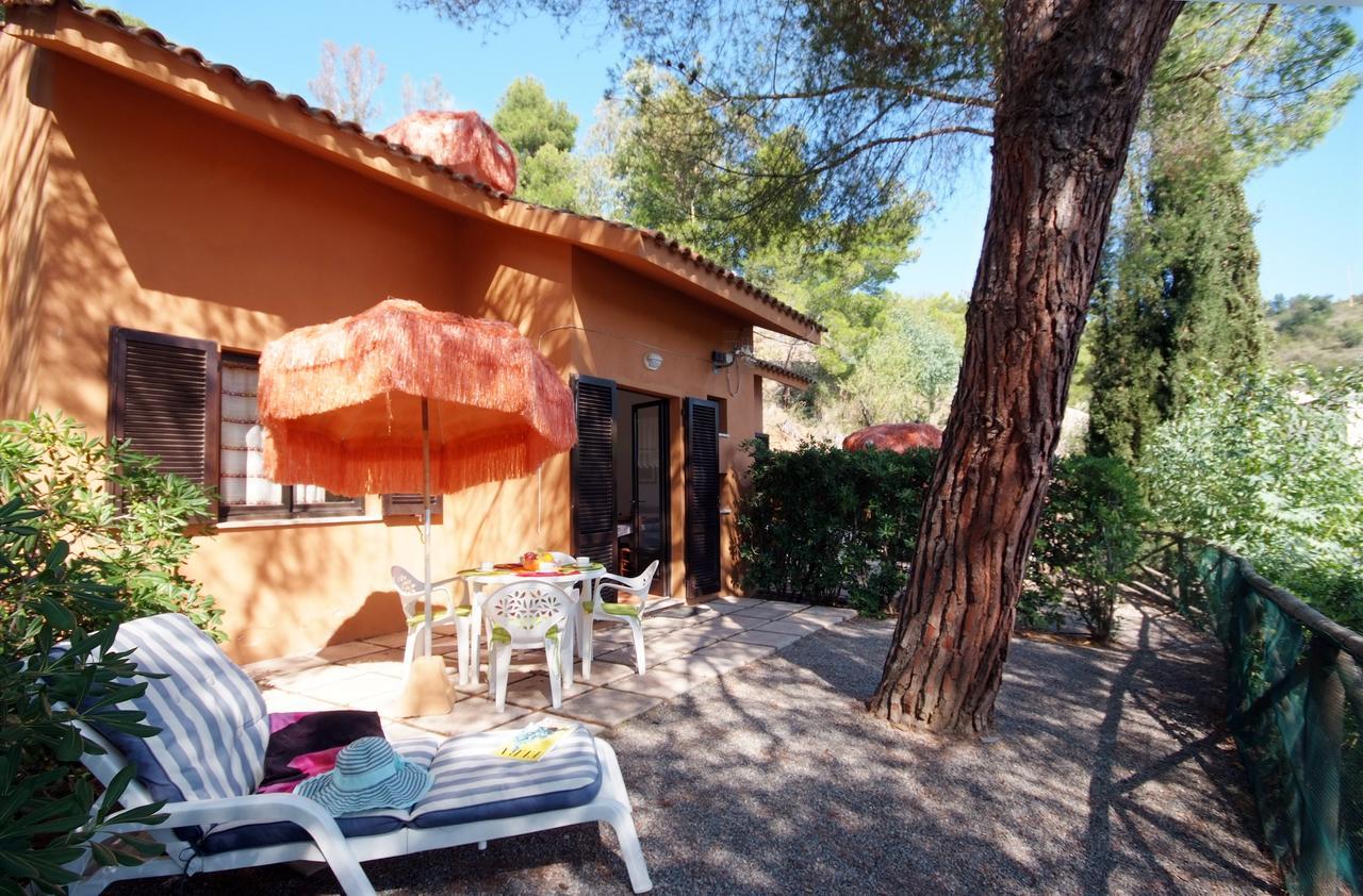 Residence Sud Est Porto Azzurro Eksteriør billede