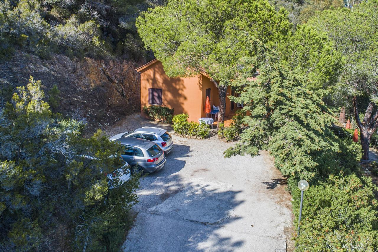 Residence Sud Est Porto Azzurro Eksteriør billede