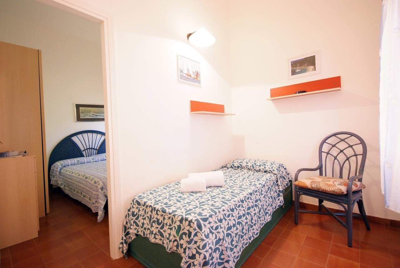 Residence Sud Est Porto Azzurro Eksteriør billede