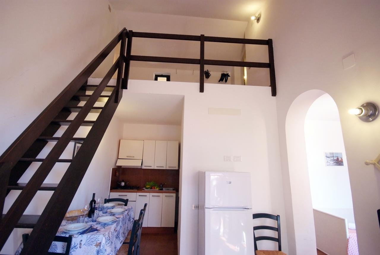 Residence Sud Est Porto Azzurro Eksteriør billede