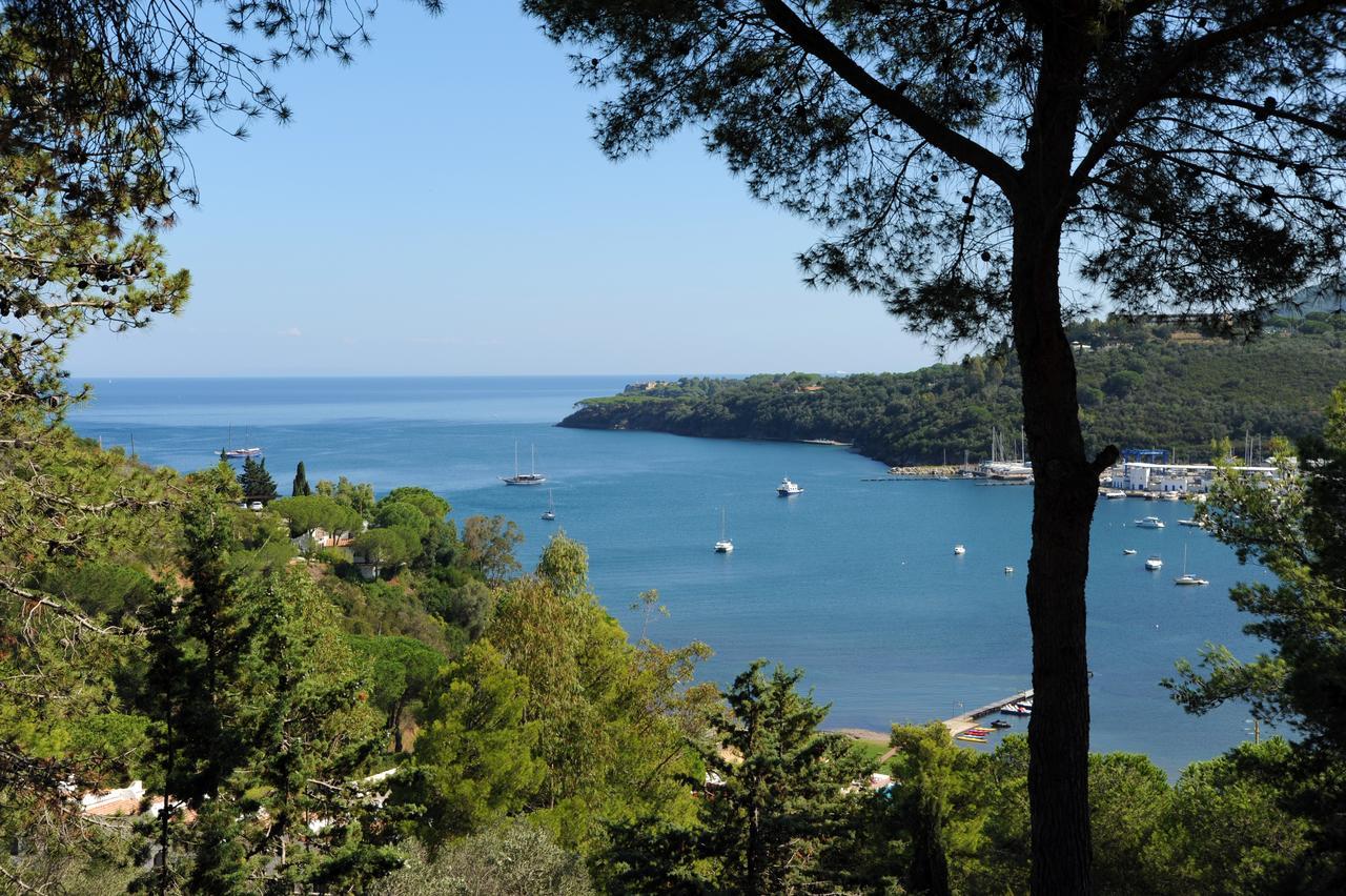 Residence Sud Est Porto Azzurro Eksteriør billede
