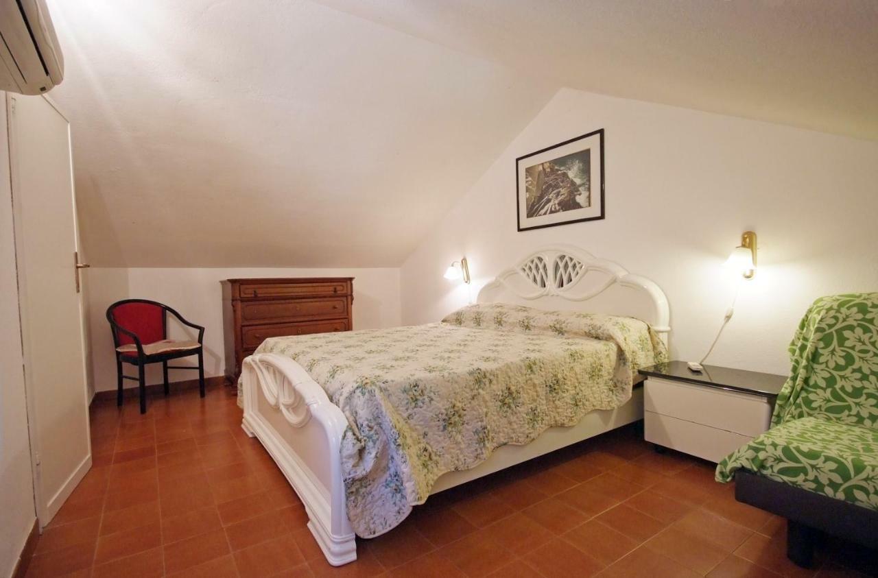 Residence Sud Est Porto Azzurro Eksteriør billede