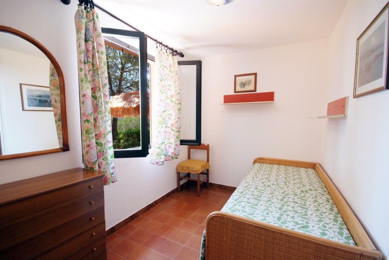 Residence Sud Est Porto Azzurro Eksteriør billede