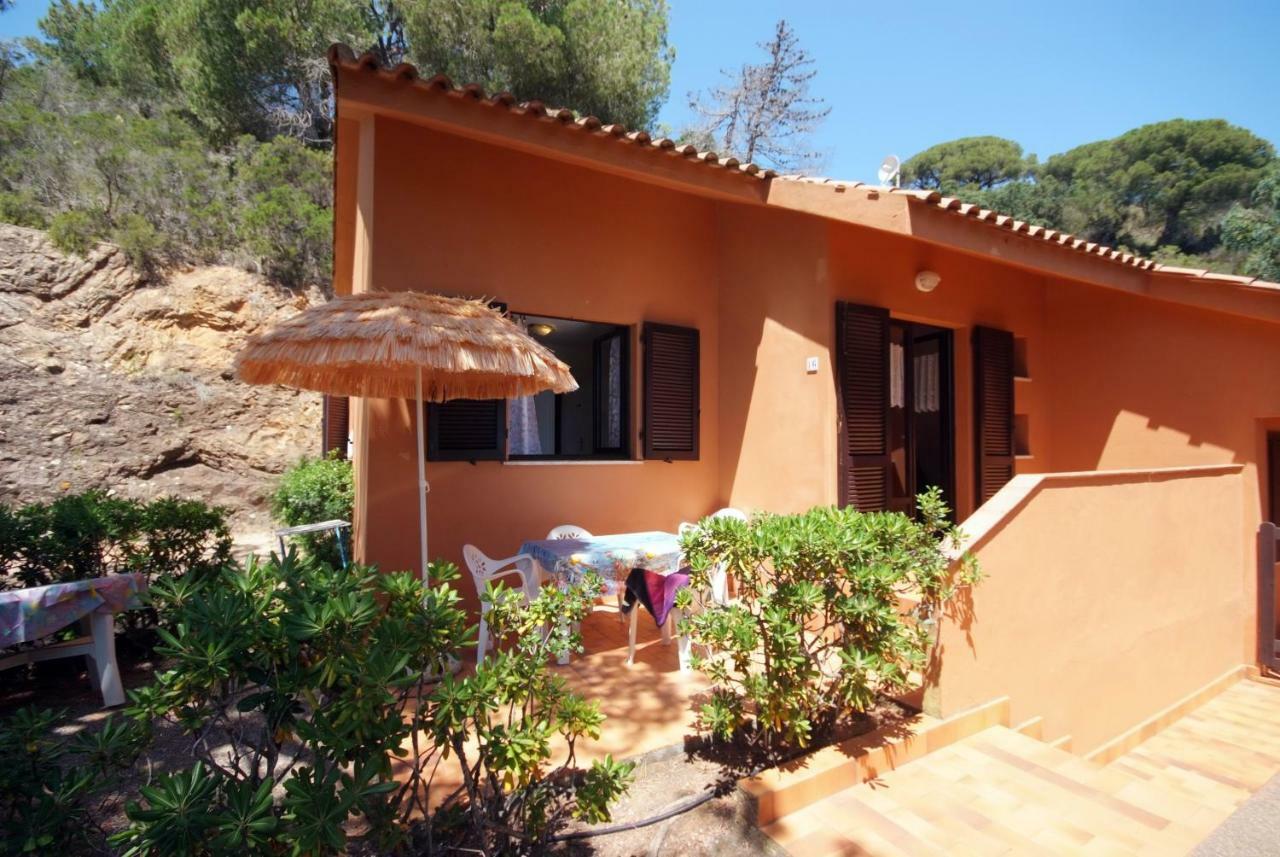Residence Sud Est Porto Azzurro Eksteriør billede