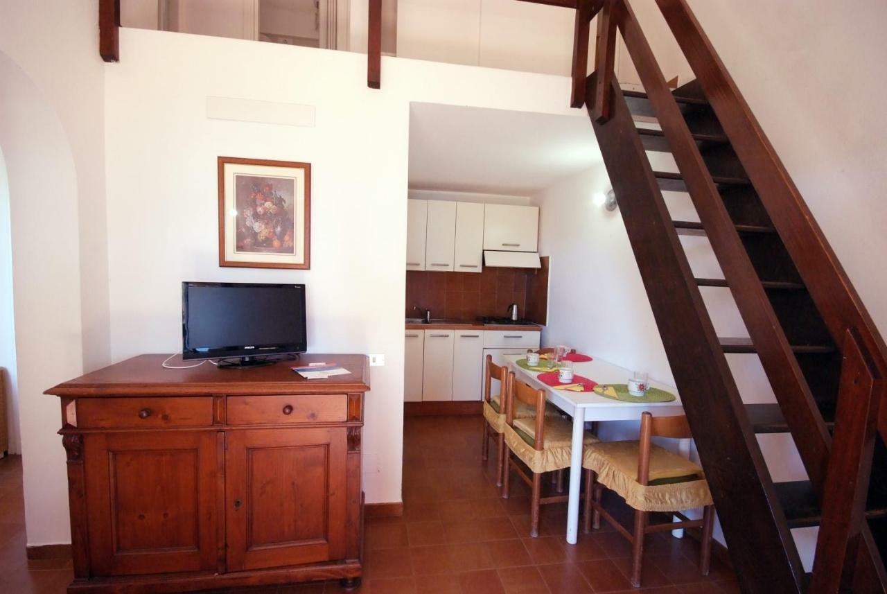 Residence Sud Est Porto Azzurro Eksteriør billede
